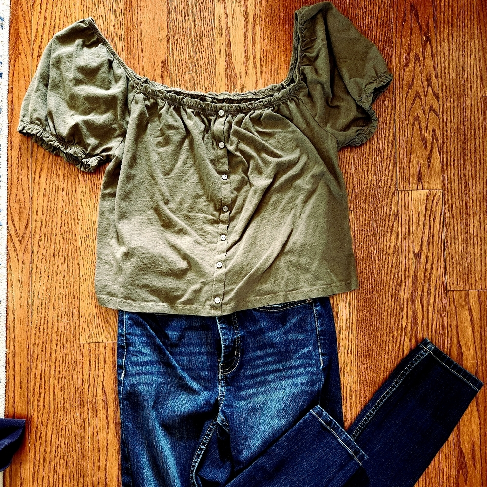 American Eagle top